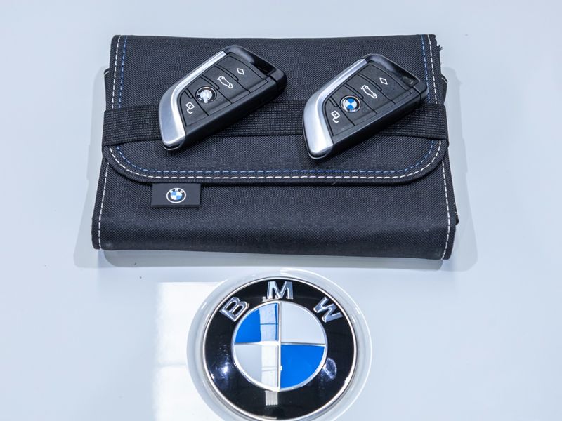 BMW 320i 2.0 16V TURBO M SPORT 2024/2024 PASTORE CAR COLLECTION BENTO GONÇALVES / Carros no Vale