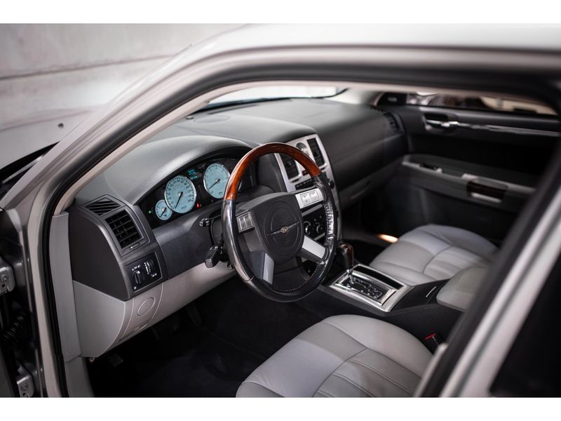 CHRYSLER 300 C 5.7 HEMI TOURING V8 16V 2005/2006 PASTORE CAR COLLECTION BENTO GONÇALVES / Carros no Vale