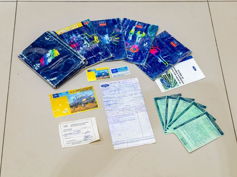 FORD F-1000 4.3 XL 4X2 CS TURBO 1997/1998 PASTORE CAR COLLECTION BENTO GONÇALVES / Carros no Vale