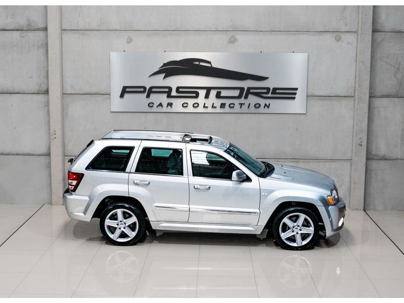 JEEP GRAND CHEROKEE 6.1 SRT HEMI 4X4 V8 16V 2006/2006 PASTORE CAR COLLECTION BENTO GONÇALVES / Carros no Vale JEEP GRAND CHEROKEE 6.1 SRT HEMI 4X4 V8 16V 2006/2006 PASTORE CAR COLLECTION BENTO GONÇALVES / Carros no Vale