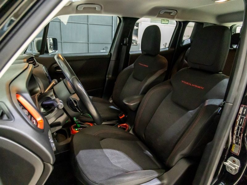 JEEP RENEGADE 2.0 16V TURBO TRAILHAWK 4X4 2015/2016 PASTORE CAR COLLECTION BENTO GONÇALVES / Carros no Vale