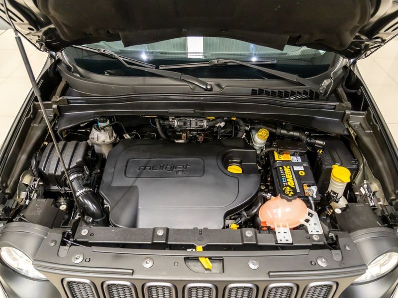 JEEP RENEGADE 2.0 16V TURBO TRAILHAWK 4X4 2015/2016 PASTORE CAR COLLECTION BENTO GONÇALVES / Carros no Vale