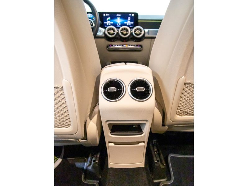 MERCEDES-BENZ GLB 200 1.3 CGI PROGRESSIVE 7G-DCT 2022/2023 PASTORE CAR COLLECTION BENTO GONÇALVES / Carros no Vale