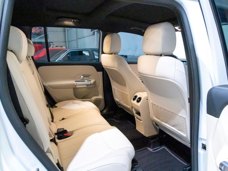 MERCEDES-BENZ GLB 200 1.3 CGI PROGRESSIVE 7G-DCT 2022/2023 PASTORE CAR COLLECTION BENTO GONÇALVES / Carros no Vale