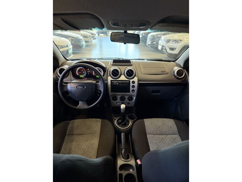 FORD FIESTA 1.0 ROCAM HATCH 8V 2013/2014 LEHMEN VEÍCULOS VENÂNCIO AIRES / Carros no Vale