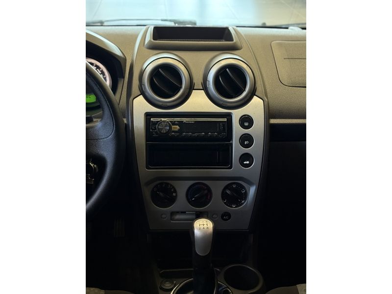 FORD FIESTA 1.0 ROCAM HATCH 8V 2013/2014 LEHMEN VEÍCULOS VENÂNCIO AIRES / Carros no Vale