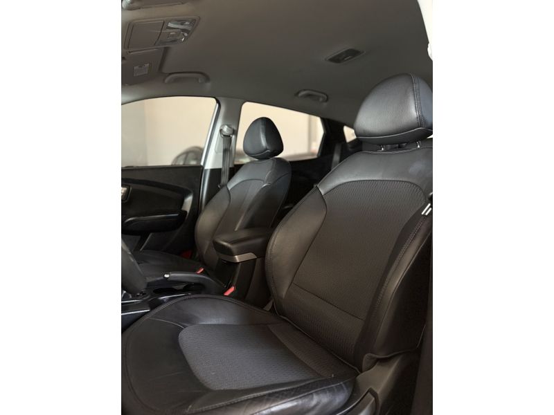 HYUNDAI IX35 2.0 MPI 4X2 16V 2013/2014 LEHMEN VEÍCULOS VENÂNCIO AIRES / Carros no Vale