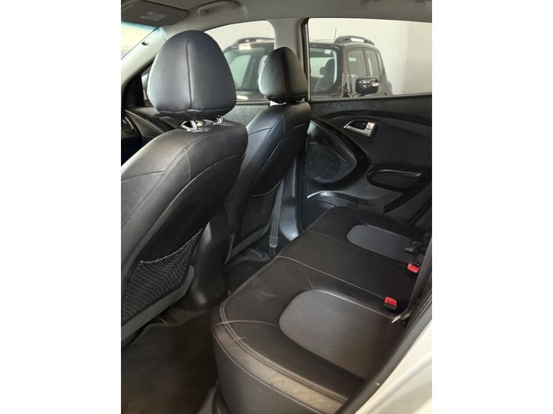 HYUNDAI IX35 2.0 MPI 4X2 16V 2013/2014 LEHMEN VEÍCULOS VENÂNCIO AIRES / Carros no Vale