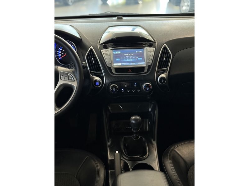 HYUNDAI IX35 2.0 MPI 4X2 16V 2013/2014 LEHMEN VEÍCULOS VENÂNCIO AIRES / Carros no Vale