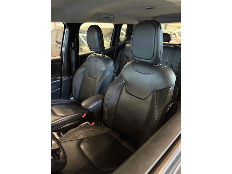 JEEP RENEGADE 2.0 16V TURBO LONGITUDE 4X4 2017/2017 LEHMEN VEÍCULOS VENÂNCIO AIRES / Carros no Vale