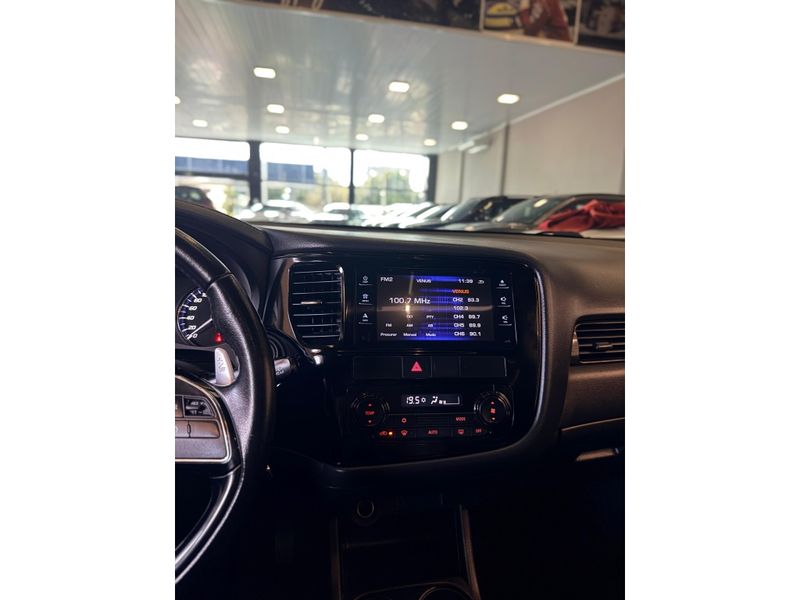 MITSUBISHI OUTLANDER 2.0 16V 2016/2016 LEHMEN VEÍCULOS VENÂNCIO AIRES / Carros no Vale