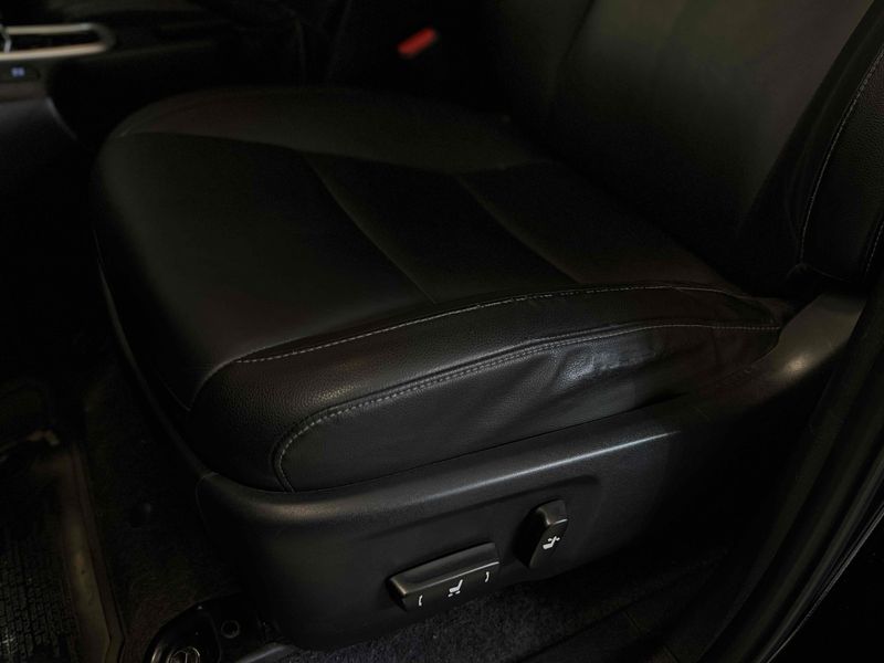 TOYOTA HILUX 2.8 SRV 4X4 CD 16V 2019/2019 LEHMEN VEÍCULOS VENÂNCIO AIRES / Carros no Vale