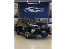 TOYOTA HILUX SW4 2.8 SRX 4X4 16V TURBO INTERCOOLER 2019/2019 LEHMEN VEÍCULOS VENÂNCIO AIRES / Carros no Vale