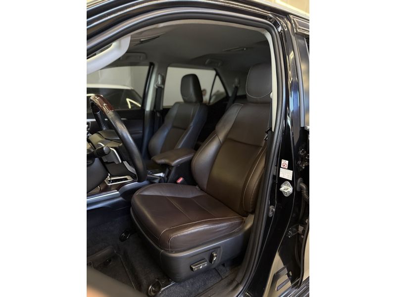 TOYOTA HILUX SW4 2.8 SRX 4X4 16V TURBO INTERCOOLER 2019/2019 LEHMEN VEÍCULOS VENÂNCIO AIRES / Carros no Vale