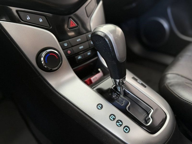 CHEVROLET CRUZE HATCH SPORT LTZ 1.8 AT6 2013 SÓ MOTOS E AUTOMÓVEIS SANTA CRUZ DO SUL / Carros no Vale