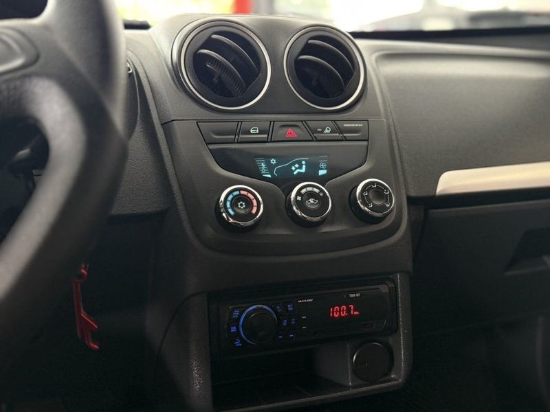 CHEVROLET MONTANA LS 1.4 VERMELHA 2015 SÓ MOTOS E AUTOMÓVEIS SANTA CRUZ DO SUL / Carros no Vale