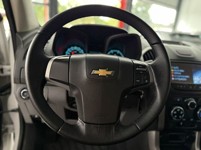 CHEVROLET S10 LT CD 2.8 TURBO 4X4 2015 SÓ MOTOS E AUTOMÓVEIS SANTA CRUZ DO SUL / Carros no Vale