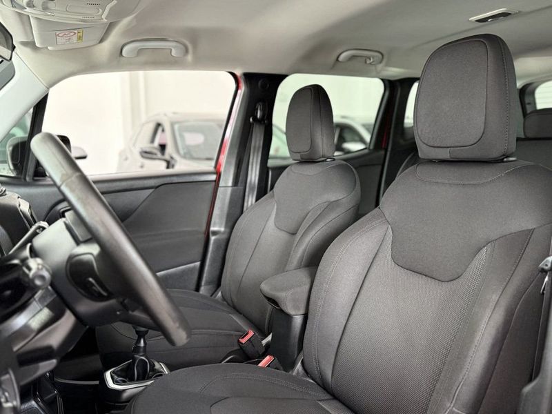 Jeep RENEGADE SPORT 1.8 2019 SÓ MOTOS E AUTOMÓVEIS SANTA CRUZ DO SUL / Carros no Vale