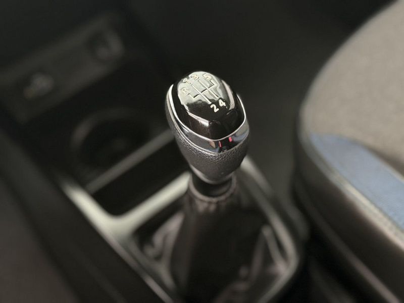 Renault KWID INTENSE 1.0 2025 SÓ MOTOS E AUTOMÓVEIS SANTA CRUZ DO SUL / Carros no Vale