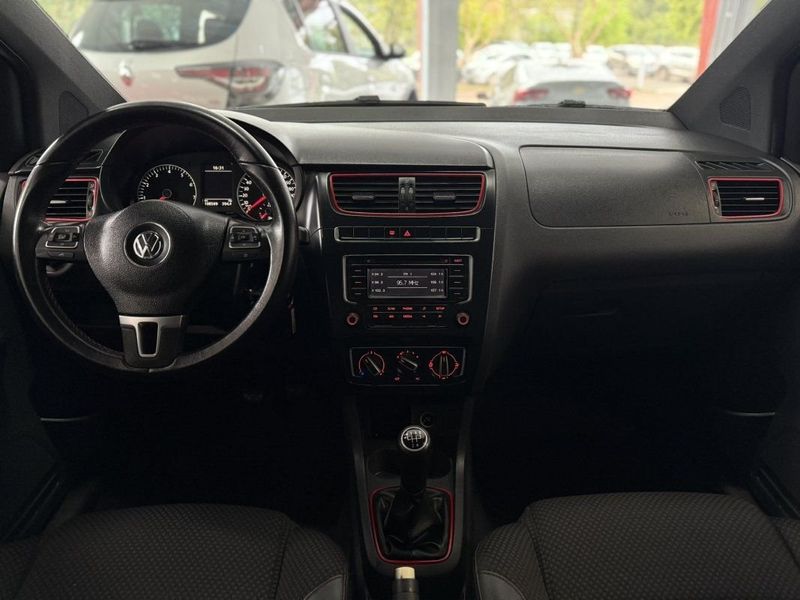 VOLKSWAGEN FOX ROCK IN RIO 1.6 2014 SÓ MOTOS E AUTOMÓVEIS SANTA CRUZ DO SUL / Carros no Vale