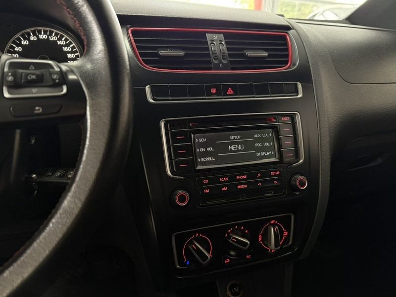 VOLKSWAGEN FOX ROCK IN RIO 1.6 2014 SÓ MOTOS E AUTOMÓVEIS SANTA CRUZ DO SUL / Carros no Vale