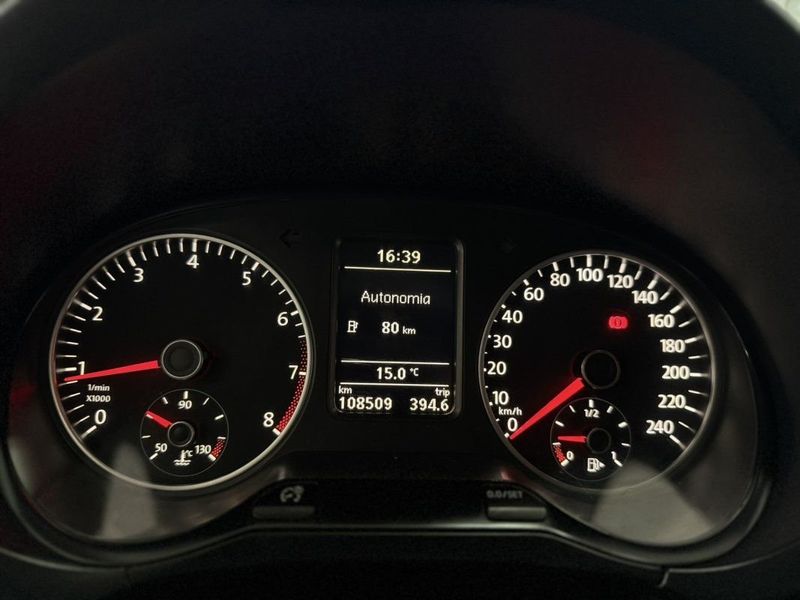 VOLKSWAGEN FOX ROCK IN RIO 1.6 2014 SÓ MOTOS E AUTOMÓVEIS SANTA CRUZ DO SUL / Carros no Vale