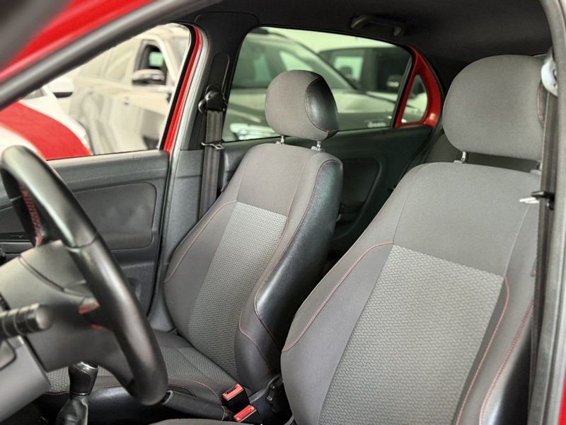 VOLKSWAGEN GOL ROCK IN RIO 1.0 2016 SÓ MOTOS E AUTOMÓVEIS SANTA CRUZ DO SUL / Carros no Vale