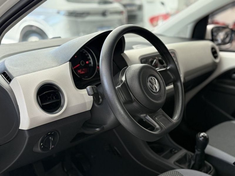 VOLKSWAGEN UP! MOVE 1.0 TSI 2017 SÓ MOTOS E AUTOMÓVEIS SANTA CRUZ DO SUL / Carros no Vale