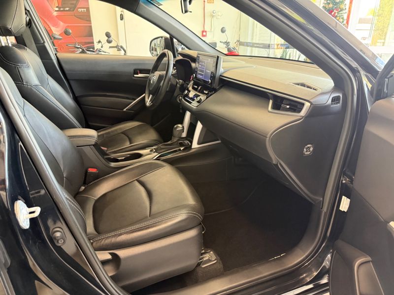 Toyota Corolla Cross Xr 2.0 16v 2021/2022 COVEL VEICULOS ENCANTADO / Carros no Vale