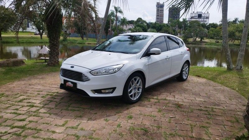 Ford FOCUS TITANIUM 2.0 2016 GRASSI VEÍCULOS LAJEADO / Carros no Vale
