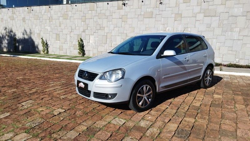 Volkswagen POLO HATCH SPORTLINE 1.6 2009 GRASSI VEÍCULOS LAJEADO / Carros no Vale