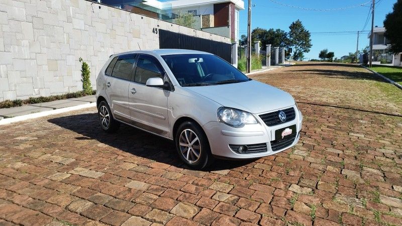 Volkswagen POLO HATCH SPORTLINE 1.6 2009 GRASSI VEÍCULOS LAJEADO / Carros no Vale