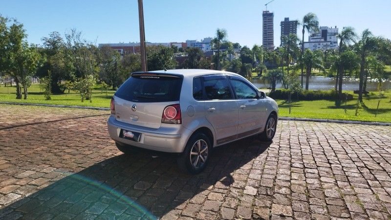 Volkswagen POLO HATCH SPORTLINE 1.6 2009 GRASSI VEÍCULOS LAJEADO / Carros no Vale