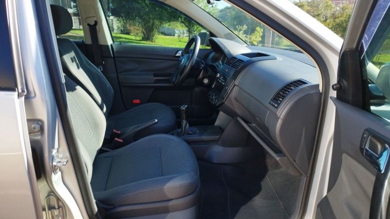 Volkswagen POLO HATCH SPORTLINE 1.6 2009 GRASSI VEÍCULOS LAJEADO / Carros no Vale