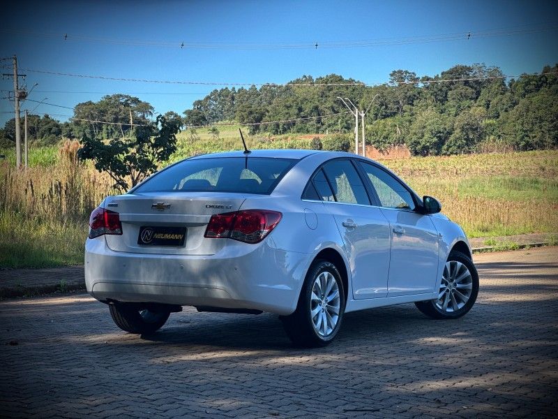 Chevrolet CRUZE SEDAN LT 1.8 2015 NEUMANN VEÍCULOS ARROIO DO MEIO / Carros no Vale