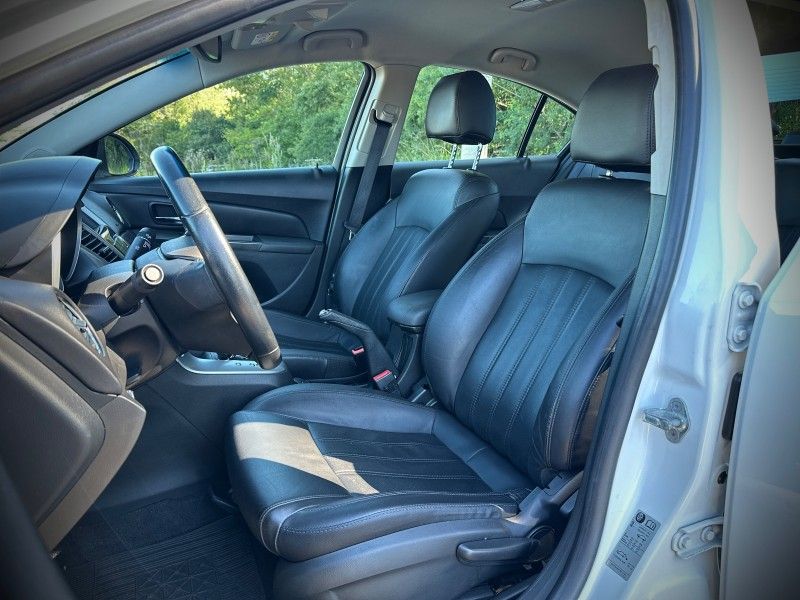 Chevrolet CRUZE SEDAN LT 1.8 2015 NEUMANN VEÍCULOS ARROIO DO MEIO / Carros no Vale