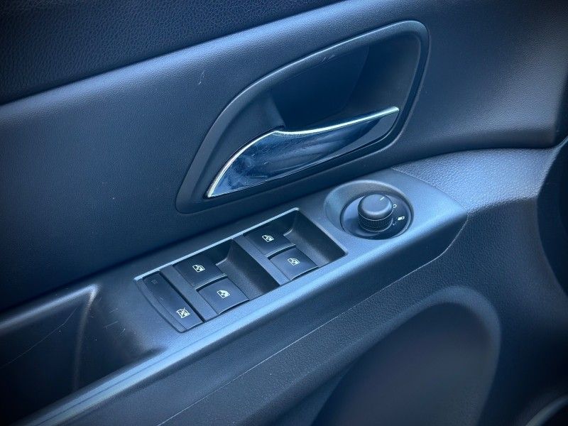 Chevrolet CRUZE SEDAN LT 1.8 2015 NEUMANN VEÍCULOS ARROIO DO MEIO / Carros no Vale