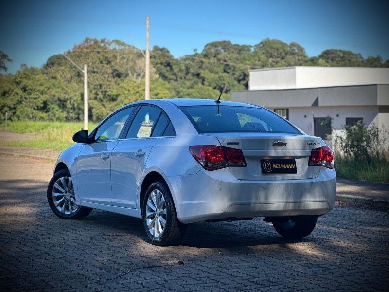 Chevrolet CRUZE SEDAN LT 1.8 2015 NEUMANN VEÍCULOS ARROIO DO MEIO / Carros no Vale