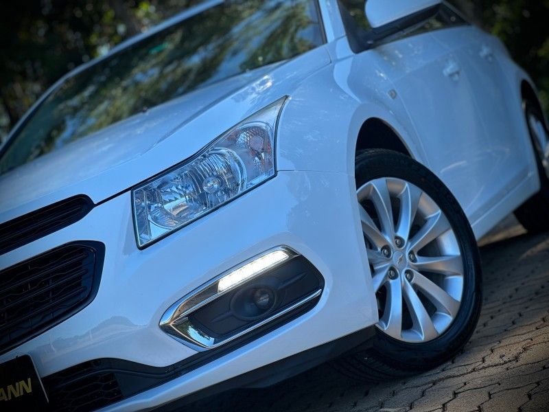 Chevrolet CRUZE SEDAN LT 1.8 2015 NEUMANN VEÍCULOS ARROIO DO MEIO / Carros no Vale