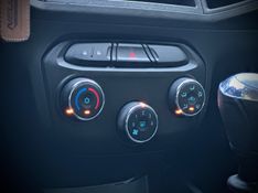 Chevrolet ONIX LT 1.0 2017 NEUMANN VEÍCULOS ARROIO DO MEIO / Carros no Vale