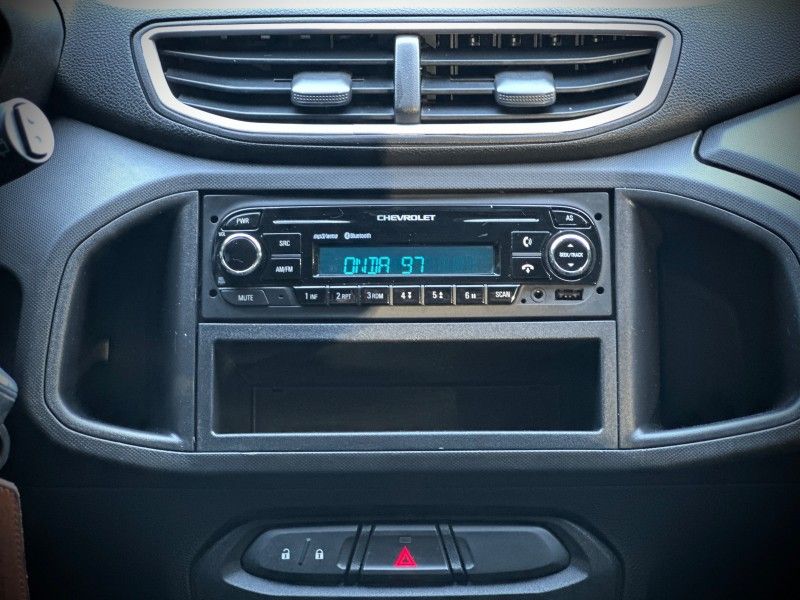 Chevrolet ONIX LT 1.0 2017 NEUMANN VEÍCULOS ARROIO DO MEIO / Carros no Vale