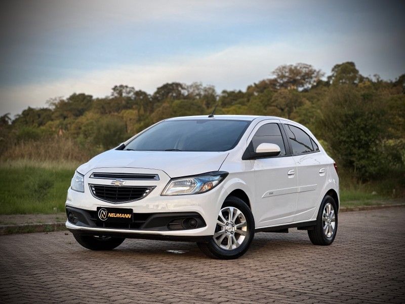 Chevrolet ONIX LT 1.4 2013 NEUMANN VEÍCULOS ARROIO DO MEIO / Carros no Vale