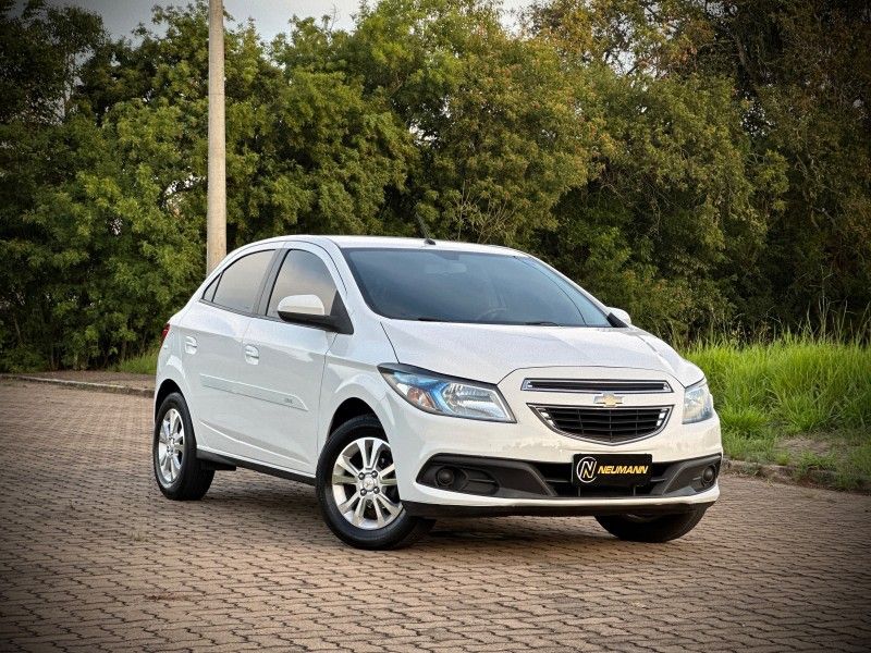 Chevrolet ONIX LT 1.4 2013 NEUMANN VEÍCULOS ARROIO DO MEIO / Carros no Vale