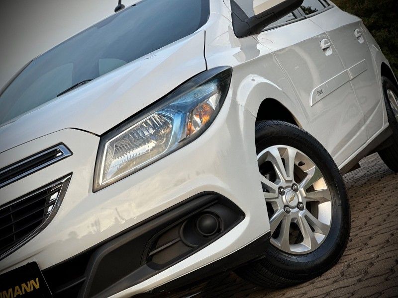 Chevrolet ONIX LT 1.4 2013 NEUMANN VEÍCULOS ARROIO DO MEIO / Carros no Vale