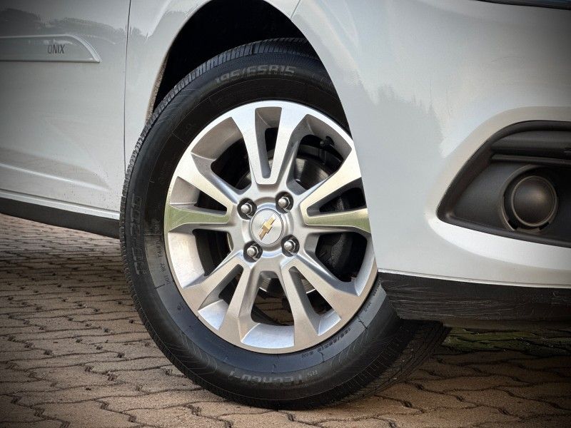 Chevrolet ONIX LT 1.4 2013 NEUMANN VEÍCULOS ARROIO DO MEIO / Carros no Vale