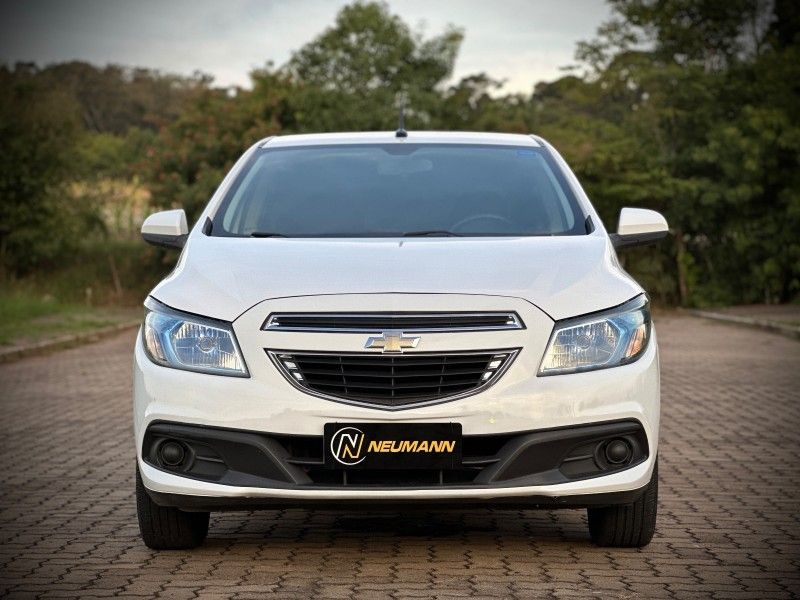 Chevrolet ONIX LT 1.4 2013 NEUMANN VEÍCULOS ARROIO DO MEIO / Carros no Vale