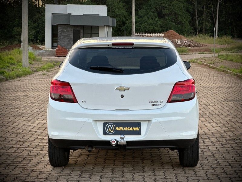 Chevrolet ONIX LT 1.4 2013 NEUMANN VEÍCULOS ARROIO DO MEIO / Carros no Vale