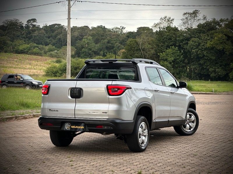 Fiat TORO FREEDOM 1.8 2017 NEUMANN VEÍCULOS ARROIO DO MEIO / Carros no Vale