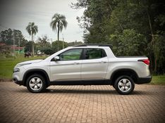 Fiat TORO FREEDOM 1.8 2017 NEUMANN VEÍCULOS ARROIO DO MEIO / Carros no Vale