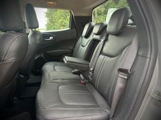 Fiat TORO FREEDOM 1.8 2017 NEUMANN VEÍCULOS ARROIO DO MEIO / Carros no Vale